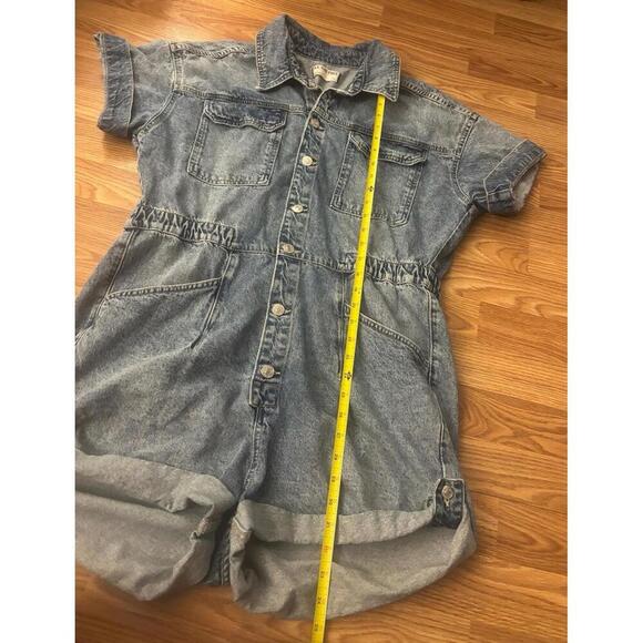 We The Free Denim Marci Cuffed Shortalls Size XL - Picture 7 of 9